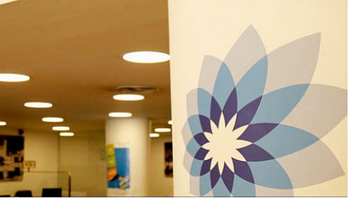 بانک سامان به کارمندان کارت خرید اعتباری می‌دهد